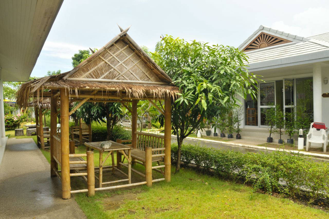 Phuket Sunshine Village - Outdoor Resting Area